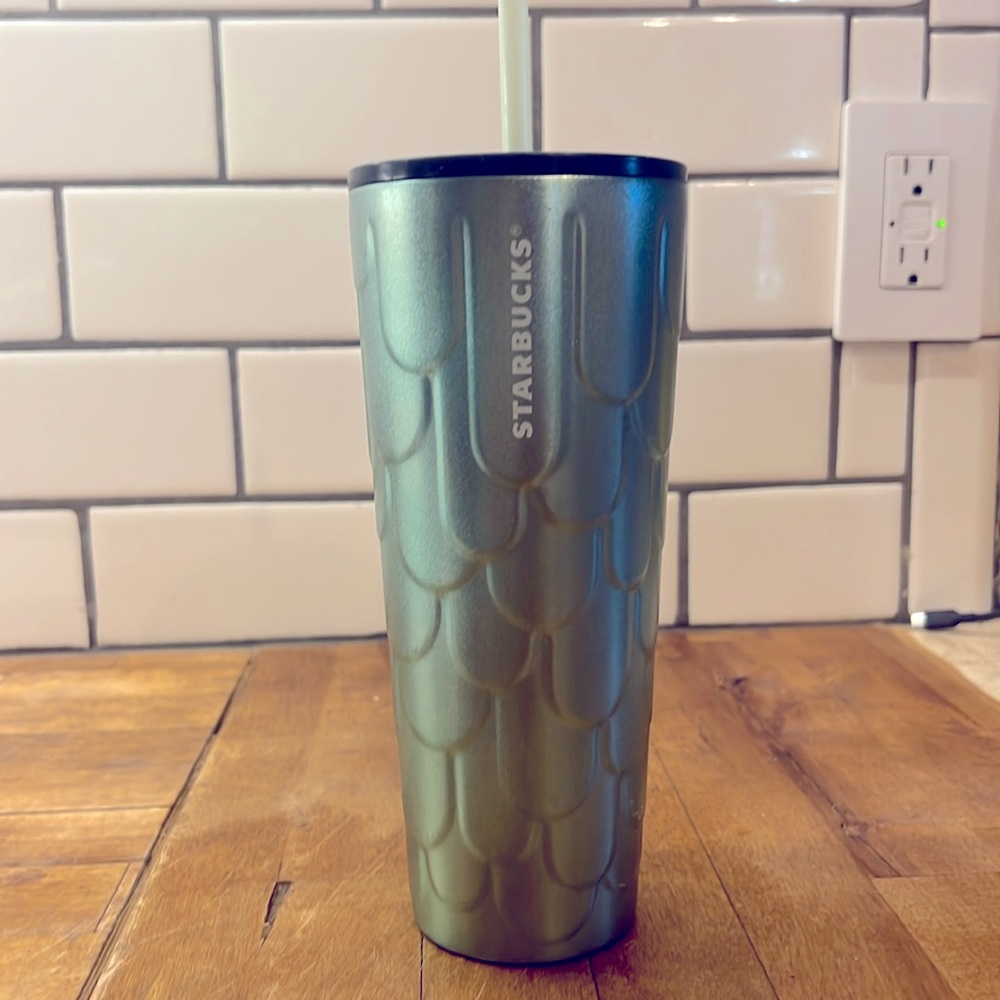 Starbucks cup in mermaid green metal material🤩